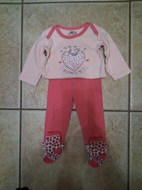 Darling Pink & Leopard Print Little Princess Two Piece Pant Set W Matching Socks